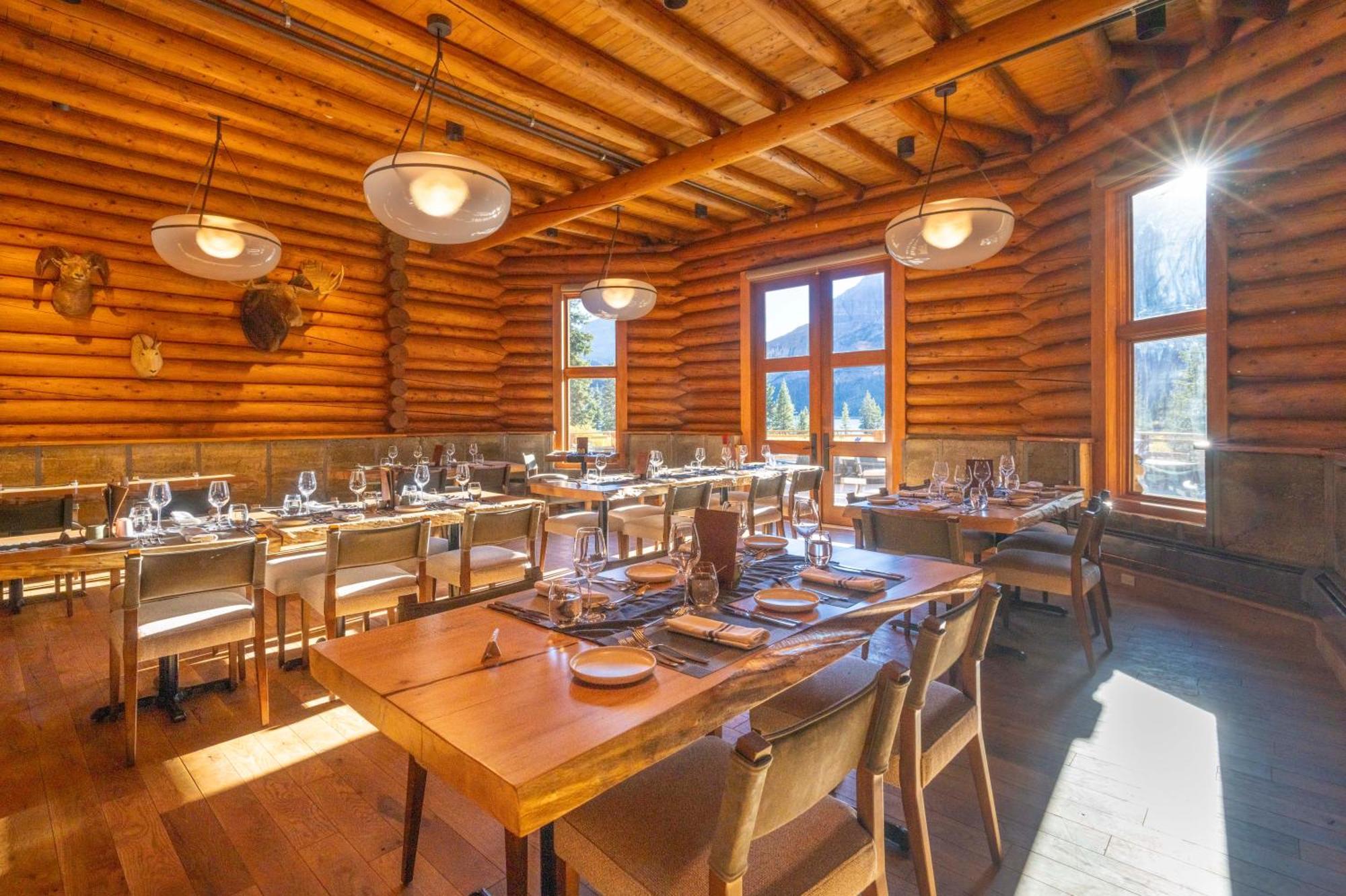 The Lodge At Bow Lake Лейк-Луиз Экстерьер фото